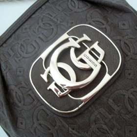 Hnědo - zlatý messenger Guess - foto č. 1