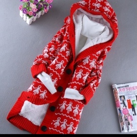 Delší svetr či mikinu