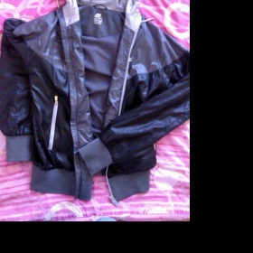 Černo - šedá bunda Nike windrunner