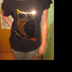 Černé volné triko se sovou z flitrů