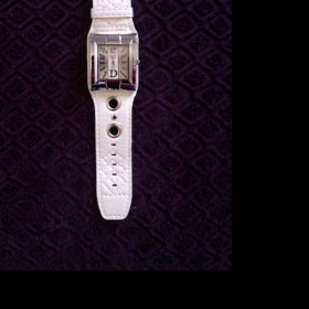 Kožené hodinky bílé barvy hranaté Diesel Time - foto č. 1