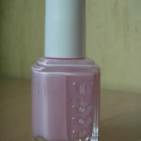 Růžový lak na nehty  essie - foto č. 1