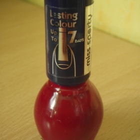 Červený lak na nehty  miss sporty