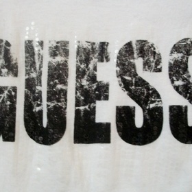 Tričko Guess bílé barvy