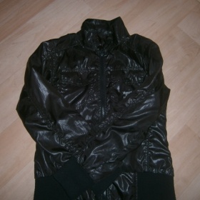 Černá šusťaková bunda z Takka