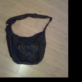 Černá větší kabelka Terranova