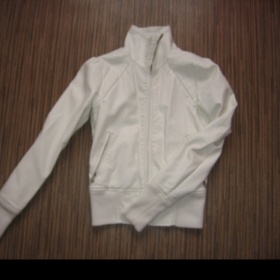 Koženková bunda Fishbone v barvě smetany s náplety a stojáčkem - foto č. 1