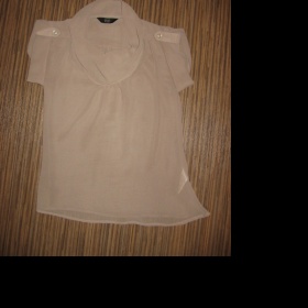 Asymetrická nude halenka s rolovacími rukávy F&F