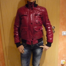 Zimní bunda tmavě červená