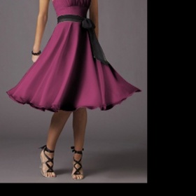 Koktejlové šaty na imatrikulační ples