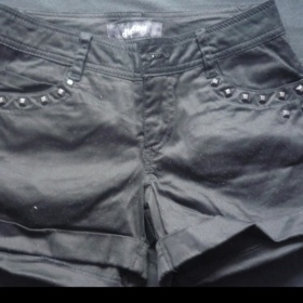 Černé kraťasy Kenvelo s pyramidkami