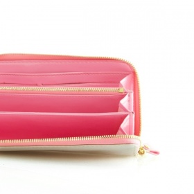 Lesklá peněženka barvy Nude z Londýna Pauls Boutique - foto č. 1