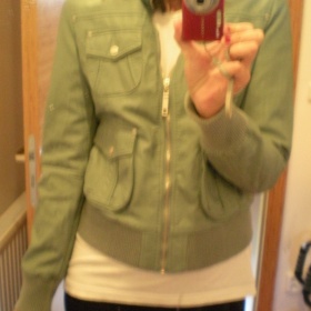 Pistáciová koženková bunda