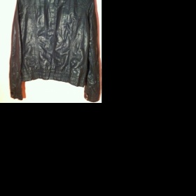 Černá koženková bunda/Bershka