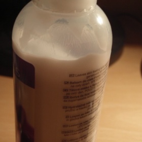 Tělové mléko s fialkou a liči - Avon - foto č. 1