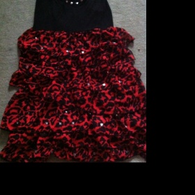 Černo - červené šaty s volánky/Tally Weijll - foto č. 1