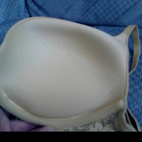 žlutá podprsenka Victoria Secret