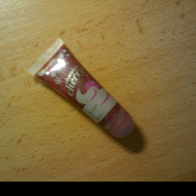 Hnědý lesk na rty od  Oriflame