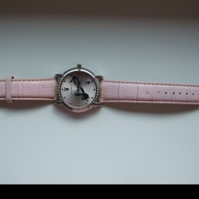 Světle růžové Playboy hodinky - foto č. 1
