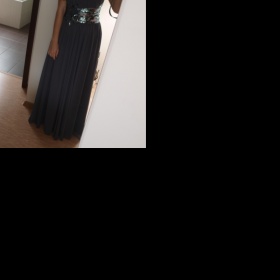 Co k dlouhým šedým šatům na ples? 