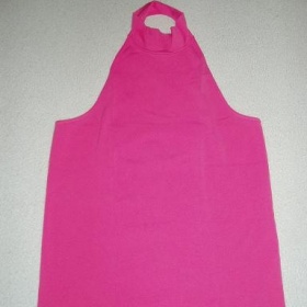 Růžový top za krk