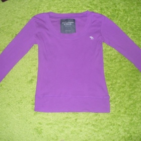 Fialkové tričko Abercrombie&Fitch