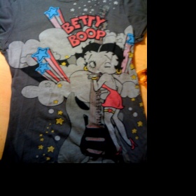 Šedé tričko od  Betty Boop - foto č. 1