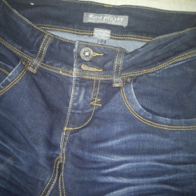 Tmavě modré rifle, slimky