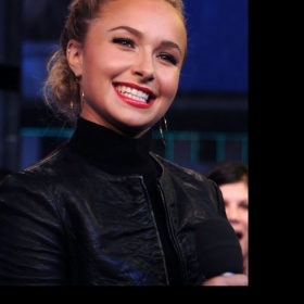 Červená rtěnka, lesk pro blondýnky