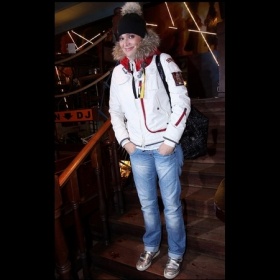 Čebice s velkou chlupatou bambulí