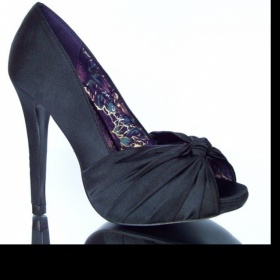 Když lodičky tlačí