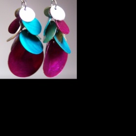 Barevné perleťové naušnice