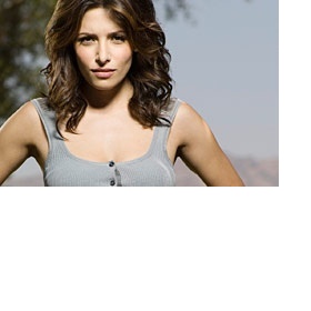 Vlny jako Sarah Shahi