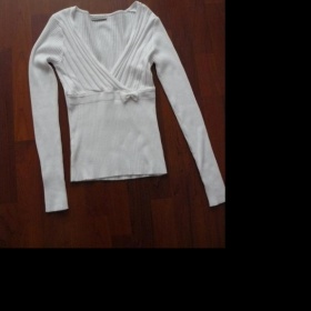 Bílý svetr C&A vel. S/M