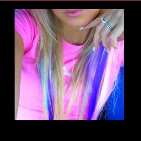 Kde koupit tento odstín růžového trička?