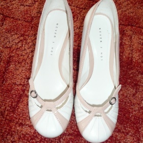 Bílé lodičky Humanic - vel. 37