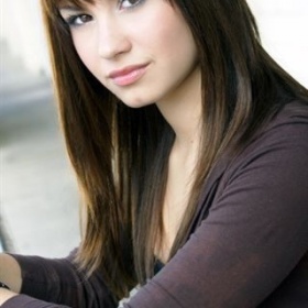 Který odstín henny použít pro výsledek tmavě hnědých vlasů?