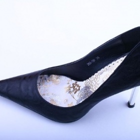 Klasické černé lodičky