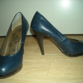 Modré lodičky z Humanicu