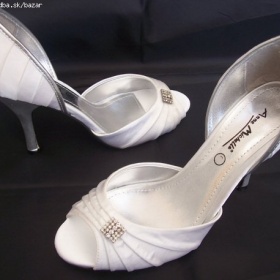 Stříbrné saténové lodičky