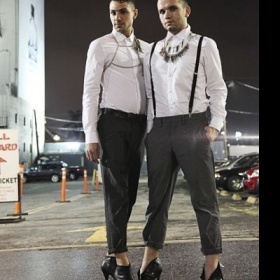 Chlapi na podpatcích