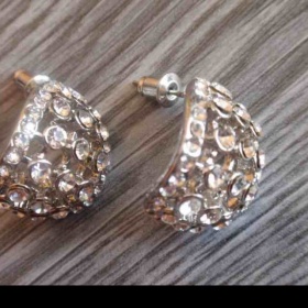 Bižu náušnice s kamínky