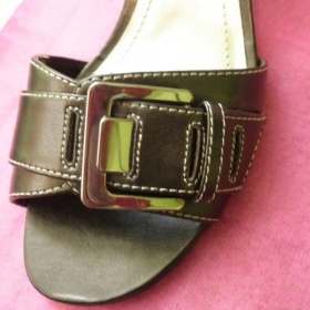 Černé páskové boty na podpadku  Reno