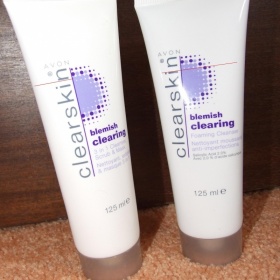 2 čistící přípravky od Avonu Clearskin (gel se salicylkou a 3in1)