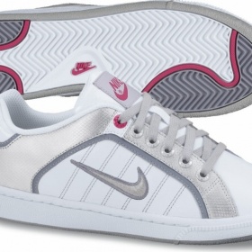 Nike Court Tradition