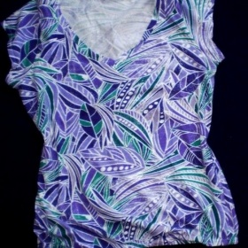 Vzorované fialkové triko / tunička