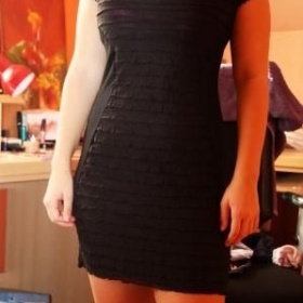 Černé šaty - tunika Clockhouse.