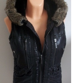 Černá vesta - foto č. 1