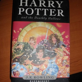 Harry Potter Deathly Hallows poslední díl v angličtině