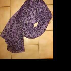 Fialová leopardí šálka